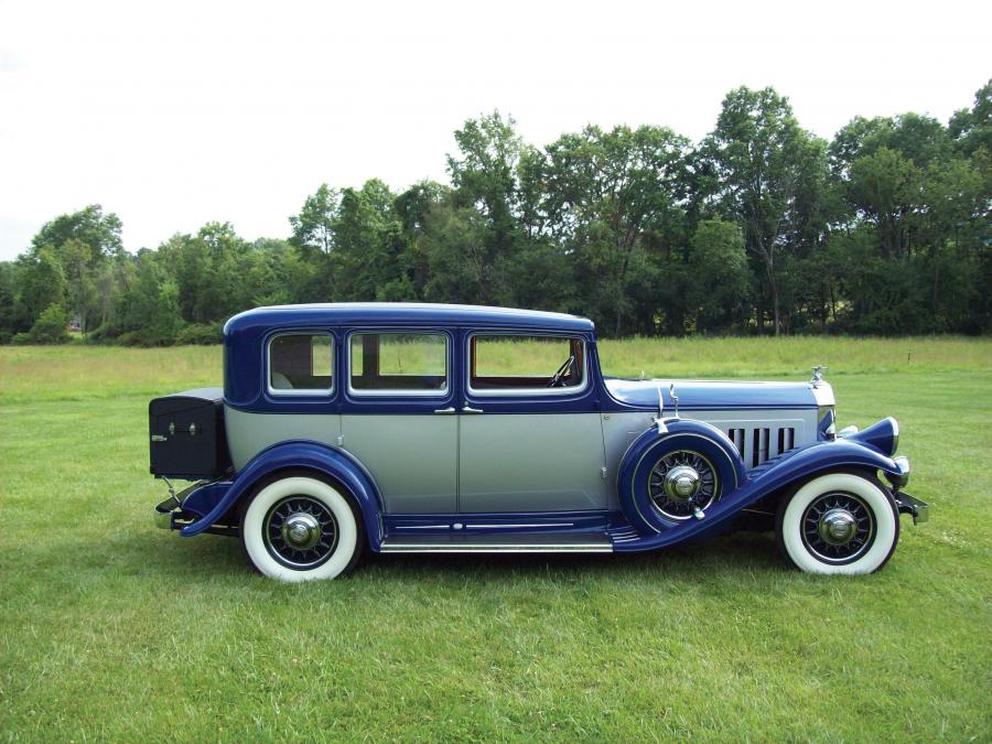  Pierce-Arrow Twelve Touring Sedan 1932 года  (фото 2 из 2)